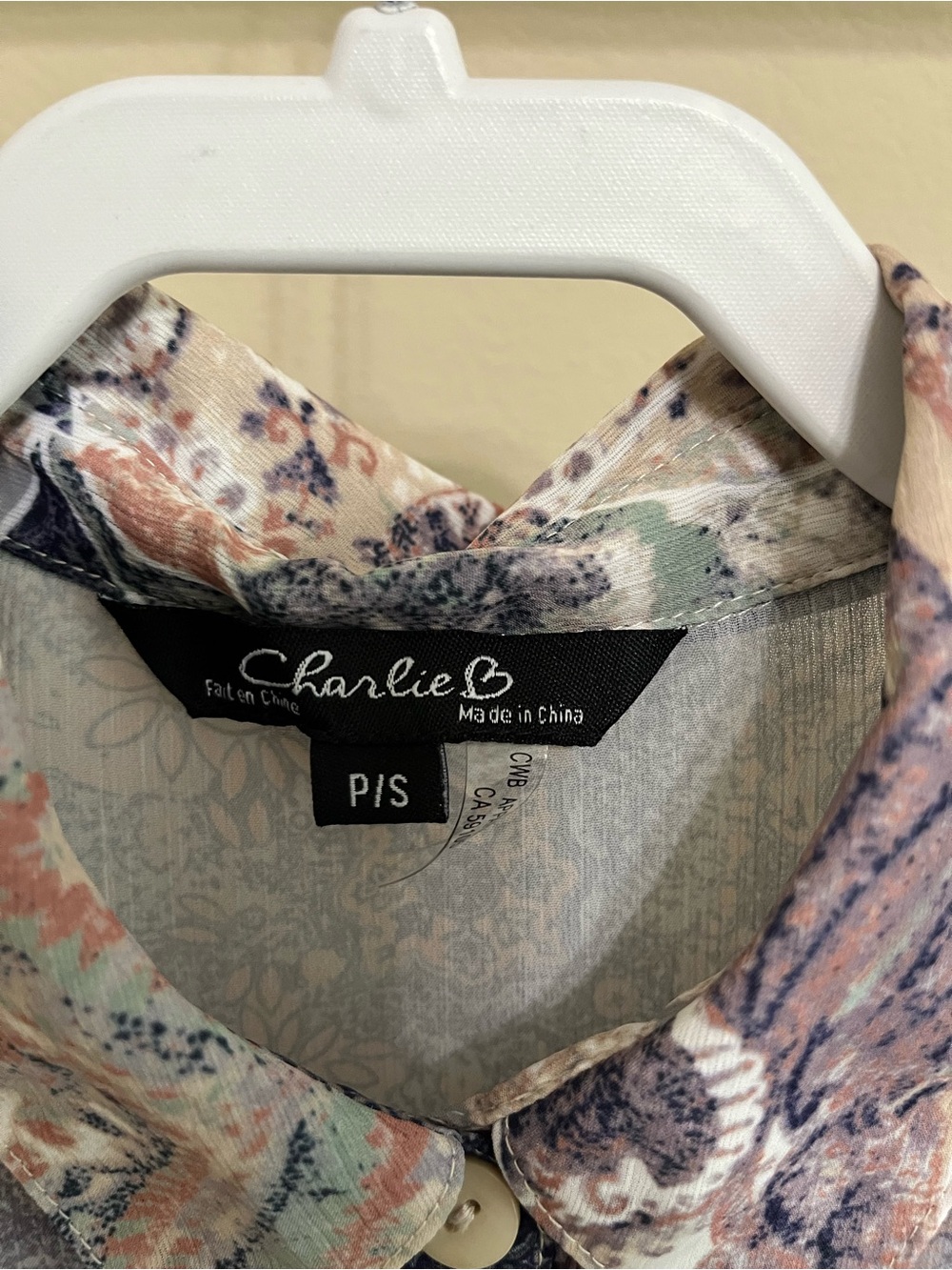 Charlie B Patchwork Print V-Neck Blouse Button Up Petite Lightweight Breezy SP - Picture 3 of 10
